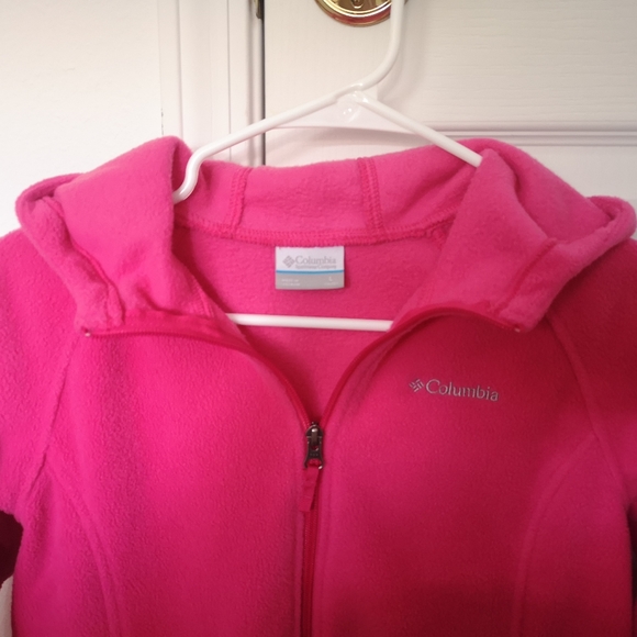 Columbia sweatshirt. - Picture 2 of 4